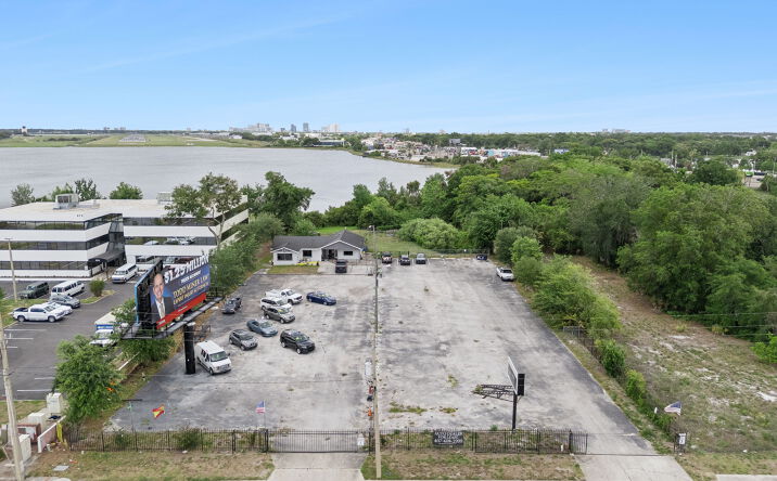 Pictures of Land property located at 690 N Semoran Blvd, Orlando, FL 32807 for lease - image #1