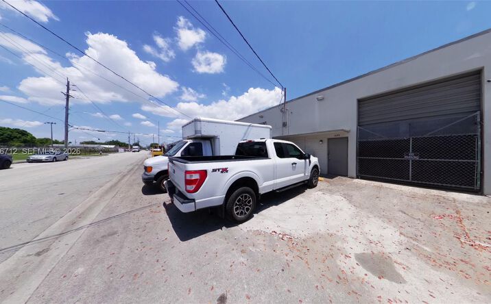 Pictures of Industrial property located at 1045 SE 9th Ct # 1045, Hialeah, FL 33010 for lease - image #1