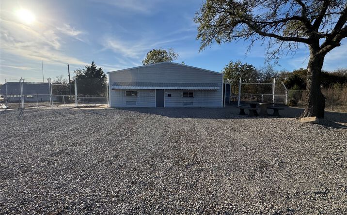 Pictures of Industrial property located at 1411 Q Street NE, Ardmore, OK 73401 for lease - image #1
