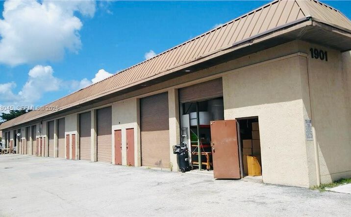 Pictures of Industrial property located at 1901 NW 32nd St # 6, Pompano Beach, FL 33064 for lease - image #1