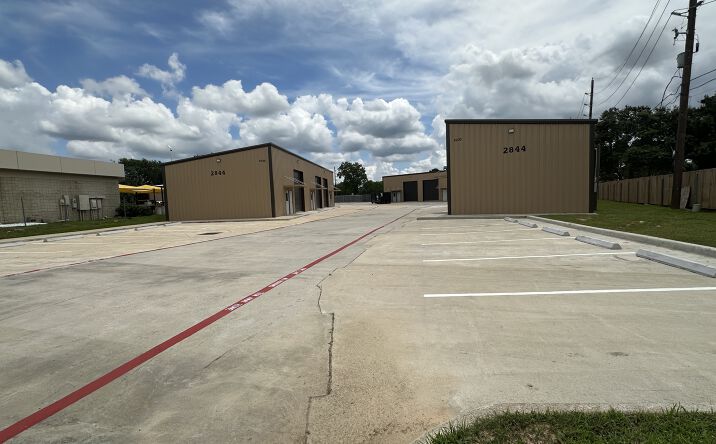 Pictures of Retail, Industrial property located at 2844 Fry Rd., Houston, TX 77084 for lease - image #1