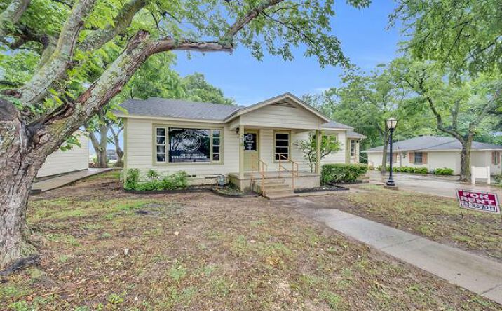 Pictures of Office property located at 214 W Belt Line Road Unit#C, Cedar Hill, TX 75104 for lease - image #1