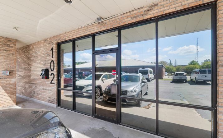 Pictures of Office, Industrial property located at 3900 Leeds Avenue, 102, North Charleston, SC 29405 for lease - image #1