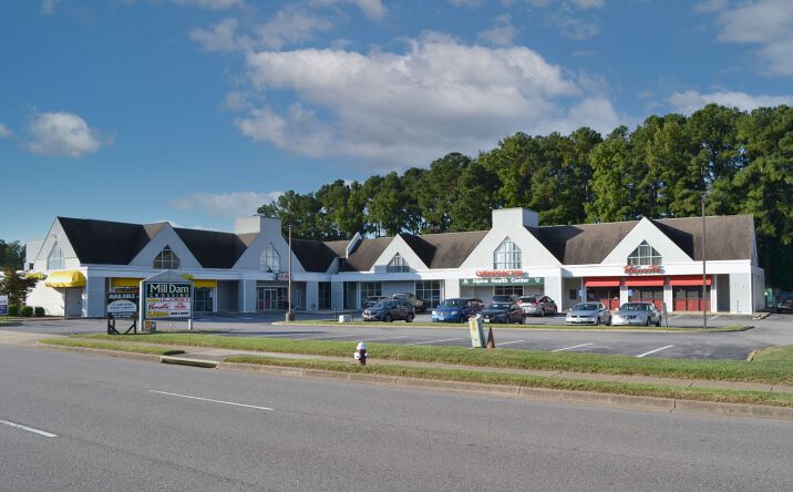 Pictures of Retail property located at 1423 N Great Neck Rd, Virginia Beach, VA 23454 for lease - image #1