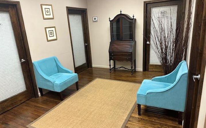 Pictures of Office property located at 6226 Myrtle Avenue, Glendale, NY 11385 for lease - image #1