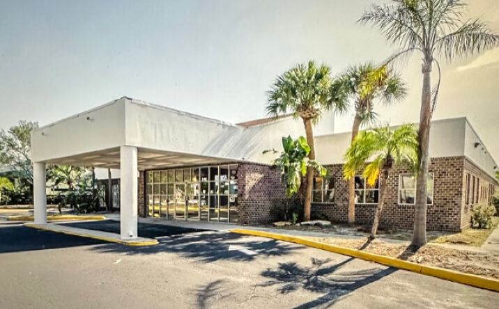 Pictures of Retail, Office, Special Purpose property located at 4650 North Dixie Highway, Oakland Park, FL 33334 for lease - image #1
