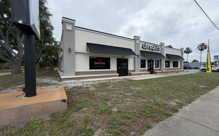 Pictures of Retail property located at 4333 S Tamiami Trl, Sarasota, FL 34231 for lease - image #1