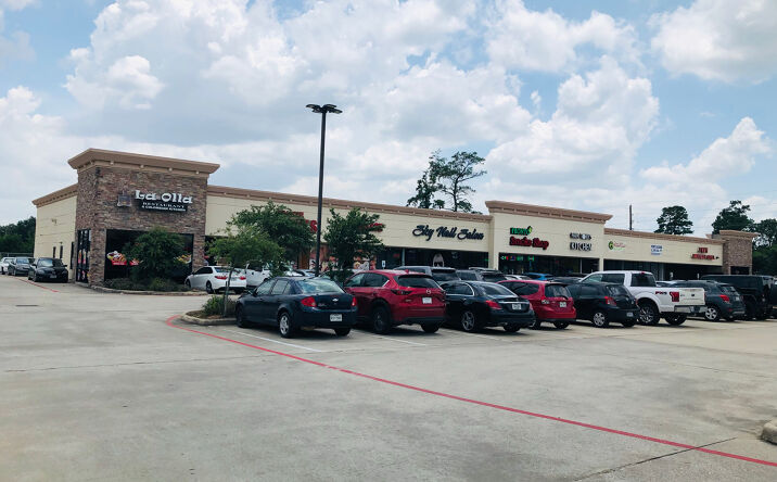 Pictures of Retail, Restaurant, Special Purpose property located at 2111 SPG CYPRESS RD, SPRING, TX 77388-4250 for lease - image #1