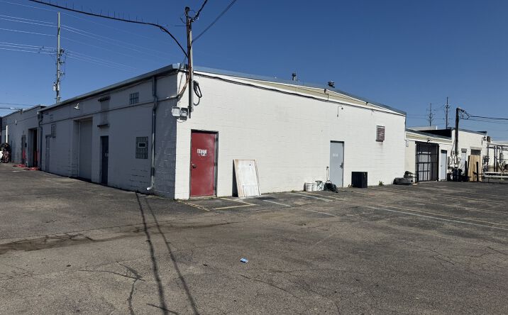 Pictures of Industrial property located at 46905 Gratiot Avenue, New Baltimore, MI 48051 for lease - image #1