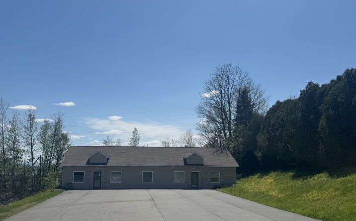 Pictures of Retail, Office property located at 7 Oakwood Drive, Scranton, PA 18504 for lease - image #1