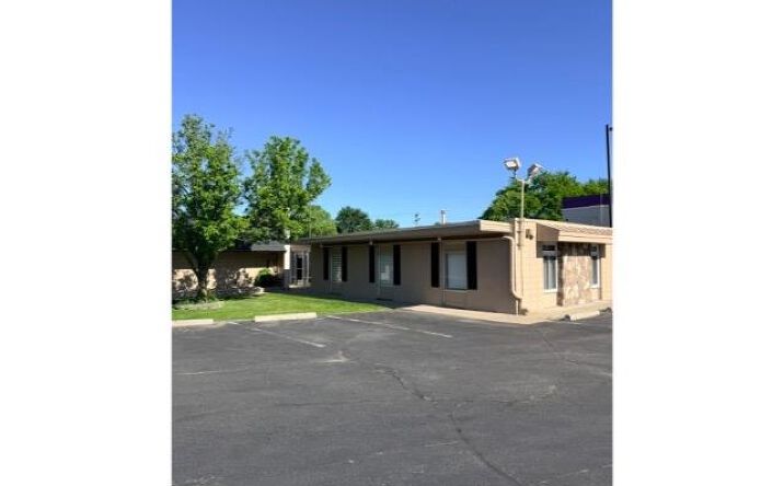 Pictures of Office property located at 37520 S Gratiot Avenue, Clinton Township, MI 48036 for lease - image #1