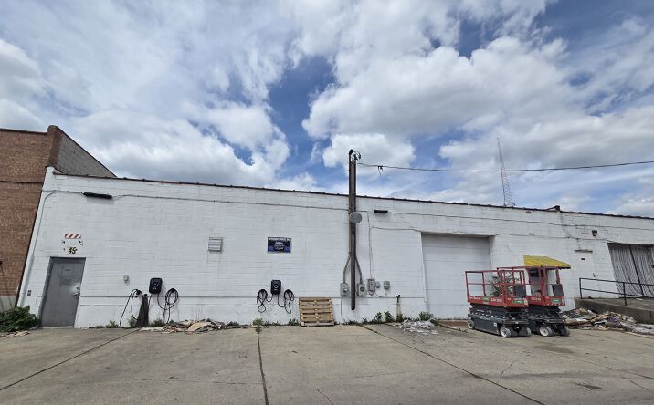 Pictures of Retail, Industrial property located at 645 Addison Road, Addison, IL 60101 for lease - image #1
