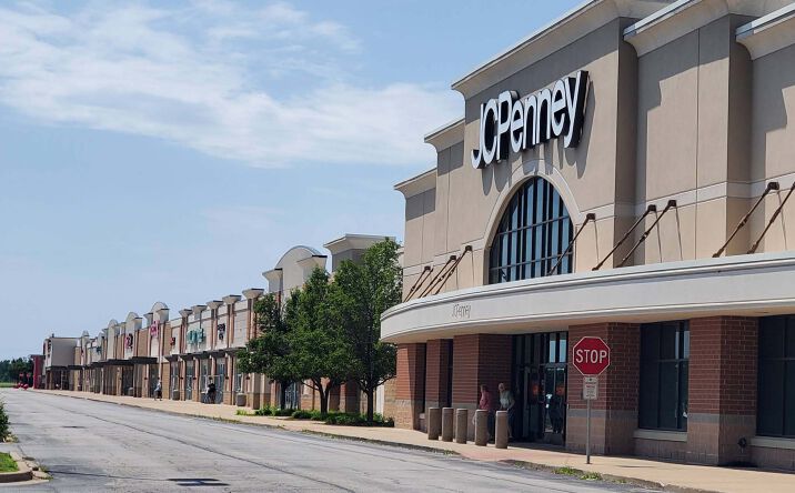 Pictures of Retail property located at 1610-1780 Orchard Gateway Blvd, North Aurora, IL 60542 for lease - image #1