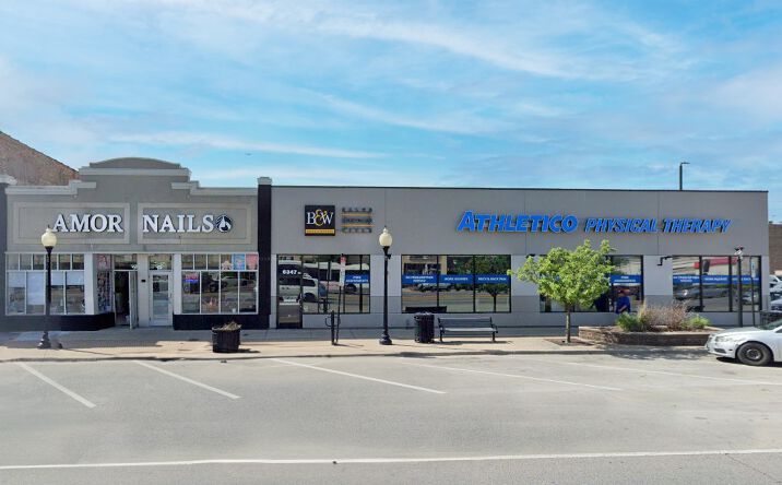 Pictures of Retail property located at SEC of Cermak & Ridgeland, Berwyn, IL 77040 for lease - image #1