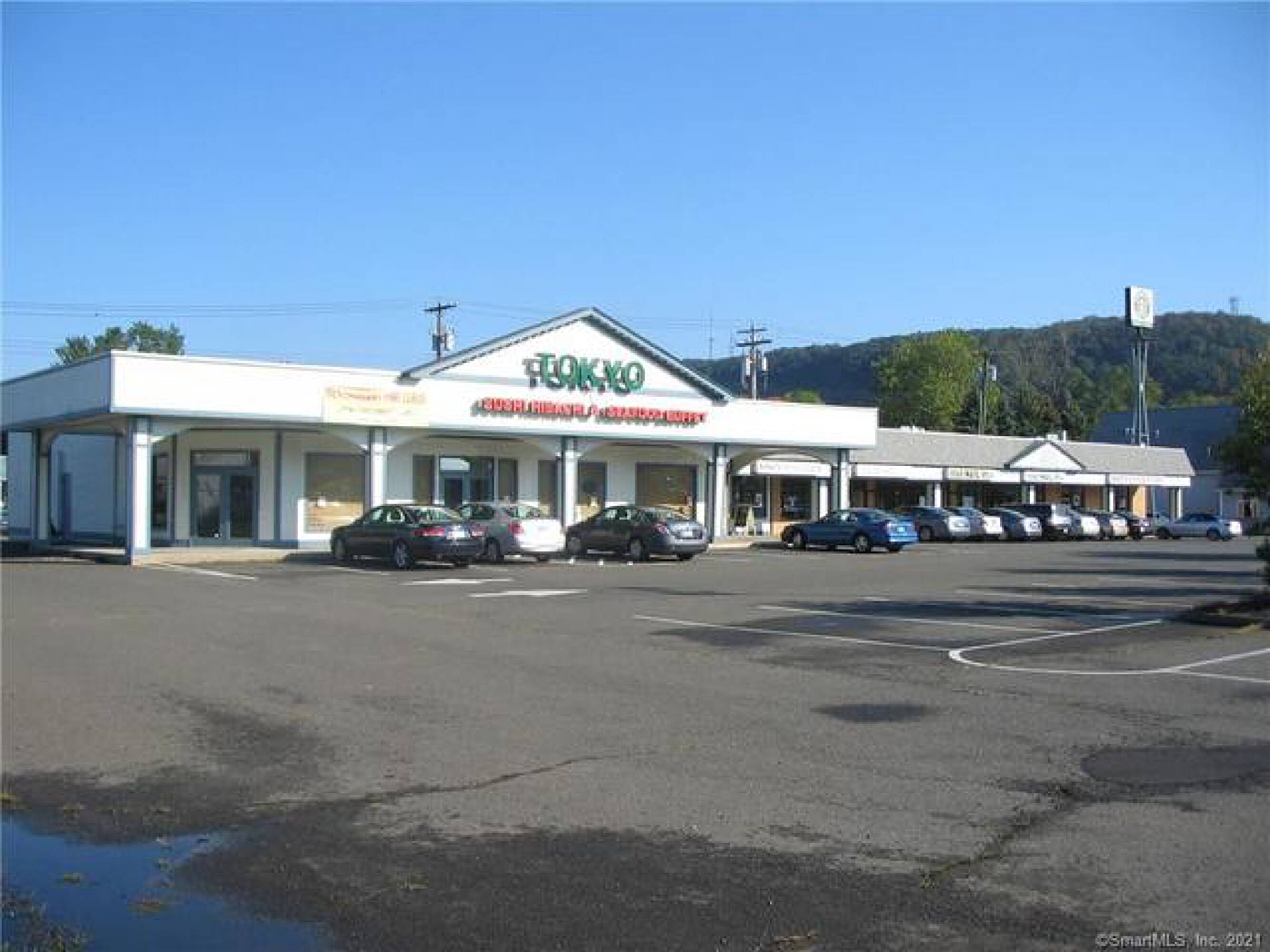 1646 Litchfield Turnpike, Woodbridge, CT 06525