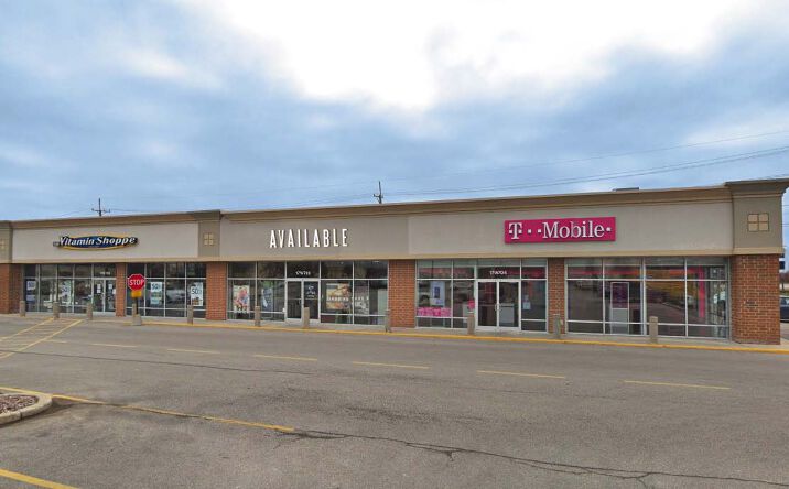 Pictures of Retail property located at 17 W 704 22nd Street, Oakbrook Terrace, IL 60181 for lease - image #1