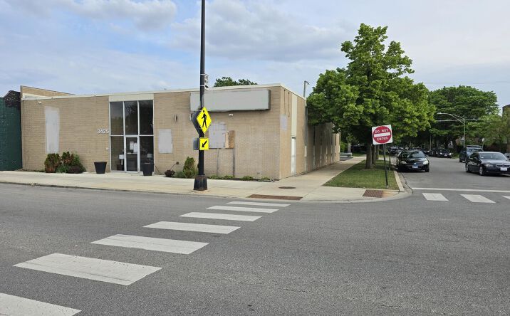 Pictures of Office property located at 3425 W Peterson Avenue, Chicago, IL 60659 for lease - image #1
