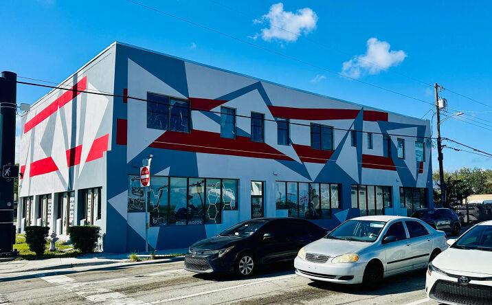 Pictures of Retail, Office, Restaurant, Special Purpose property located at 9 N Dixie Highway, Hallandale Beach, FL 33009 for lease - image #1