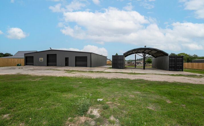 Pictures of Industrial property located at 1250 Winfield Ln, Kemah, TX 77565 for lease - image #1