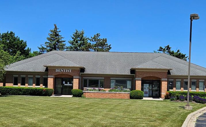 Pictures of Office property located at 3930 WASHINGTON ST, GURNEE, IL 60031-5702 for lease - image #1