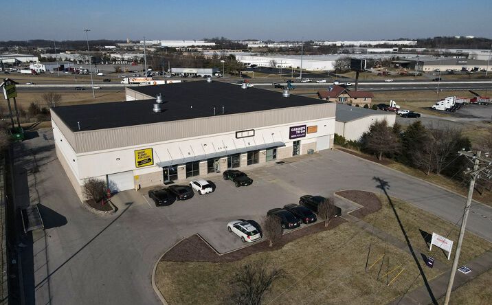 Pictures of Retail, Industrial property located at 133 Charter Place, La Vergne, TN 37086 for lease - image #1