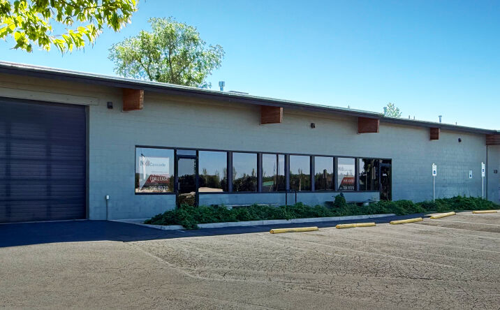 Pictures of Retail, Restaurant property located at 100 SW Industrial Way, Bend, OR 97702 for lease - image #1