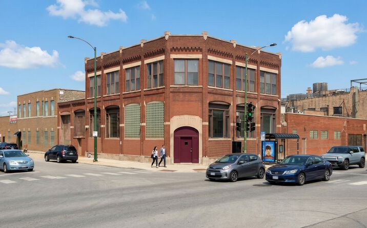 Pictures of Retail, Office, Restaurant property located at 300 North Ashland Avenue, Chicago, IL 60607 for lease - image #1