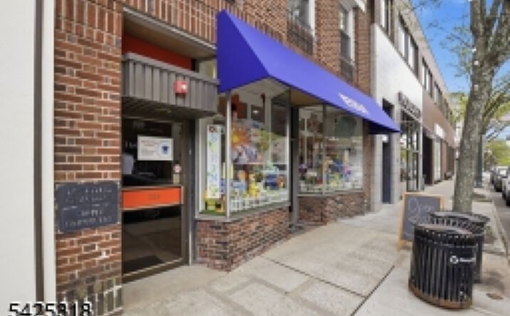 Pictures of Office property located at 358 Springfield Ave, Summit, NJ 07901-4612 for lease - image #1