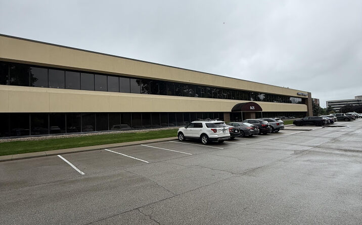 Pictures of Office property located at 8435 KEYSTONE XING, INDIANAPOLIS, IN 46240-4310 for lease - image #1