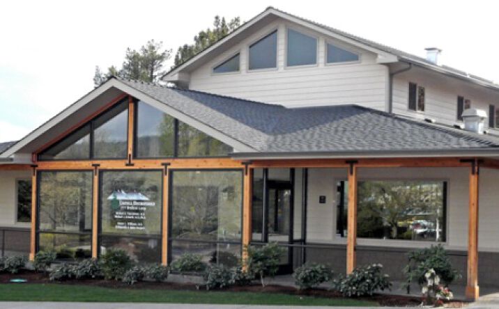Pictures of Retail, Office property located at 277 NW MEDICAL LOOP, ROSEBURG, OR 97471-1644 for lease - image #1