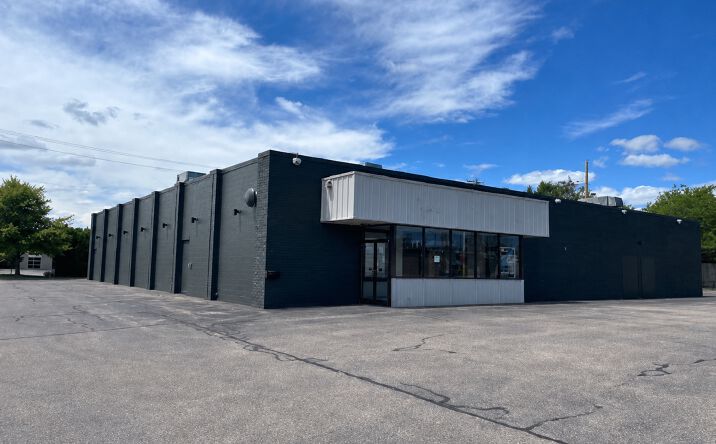 Pictures of Retail, Restaurant, Special Purpose property located at 1601 SIXTH AVE, STEVENS POINT, WI 54481-1852 for lease - image #1