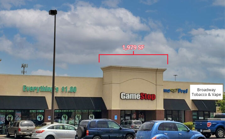 Pictures of Retail property located at 2830-2832 N. Broadway Street, Pittsburg, KS 66762-2699 for lease - image #1