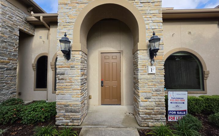 Pictures of Office property located at 282 Ed English Drive, Shenandoah, TX 77385-8022 for lease - image #1
