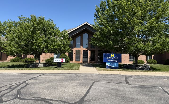 Pictures of Office property located at 5442 HAMPTON PL, SAGINAW, MI 48604 for lease - image #1