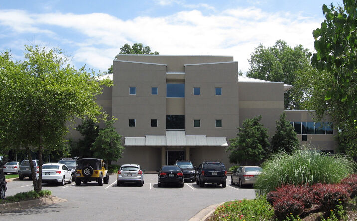 Pictures of Retail property located at 2222 Cottondale Lane, Little Rock, AR 72202 for lease - image #1