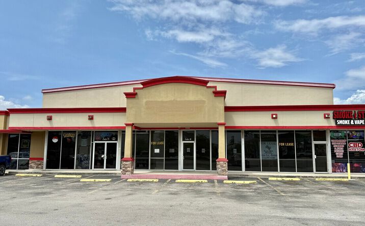 Pictures of Retail property located at 1717 North Frazier Street, Conroe, TX 77301 for lease - image #1