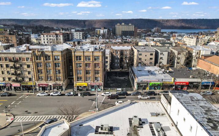 Pictures of Retail, Land, Restaurant property located at 371 S Broadway, Yonkers, NY 10705 for lease - image #1