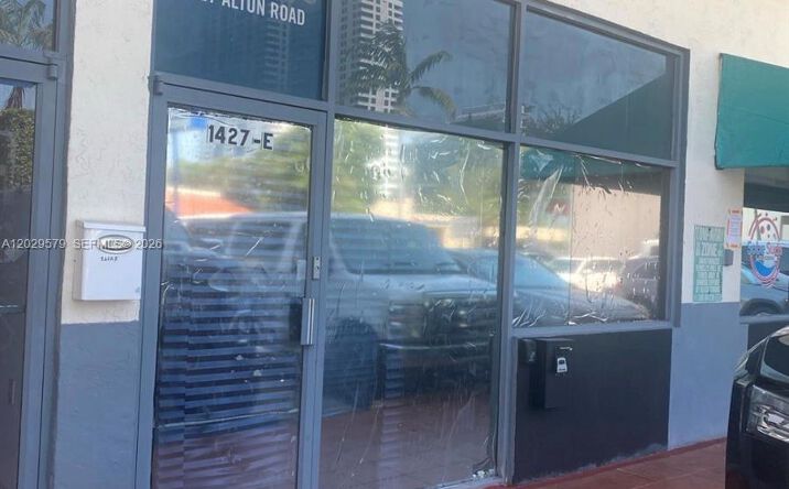 Pictures of Restaurant, Retail property located at 1427 E Alton Rd # 1427, Miami Beach, FL 33139 for lease - image #1