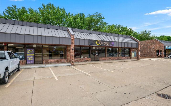 Pictures of Retail property located at 3120 Montvale Drive, Springfield, IL 62704 for lease - image #1