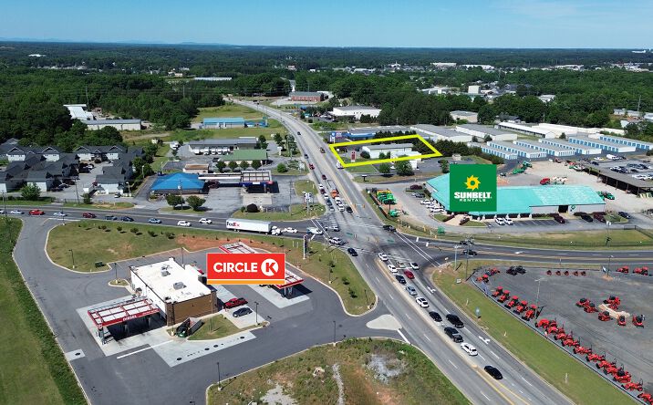 Pictures of Retail property located at 1706 Pearman Dairy Road, Anderson, SC 29625 for lease - image #1