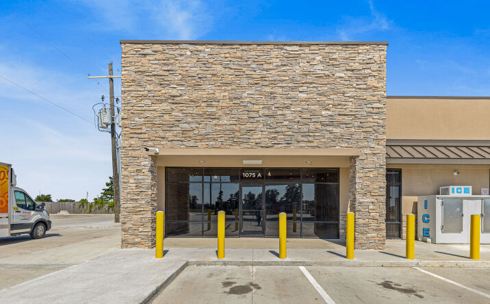 Pictures of Retail property located at 1075 County Road 5270 Ste A, Cleveland, TX 77327 for lease - image #1