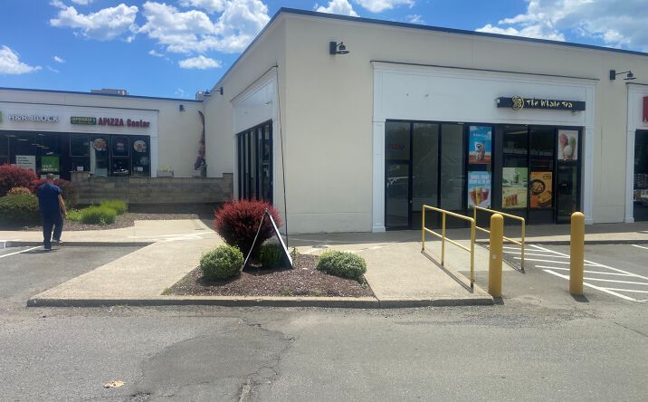 Pictures of Retail property located at 684 Foxon Road, East Haven, CT 06513 for lease - image #1