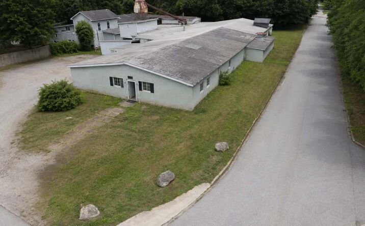 Pictures of Retail property located at 71 Word St, Fairburn, GA 30213 for lease - image #1