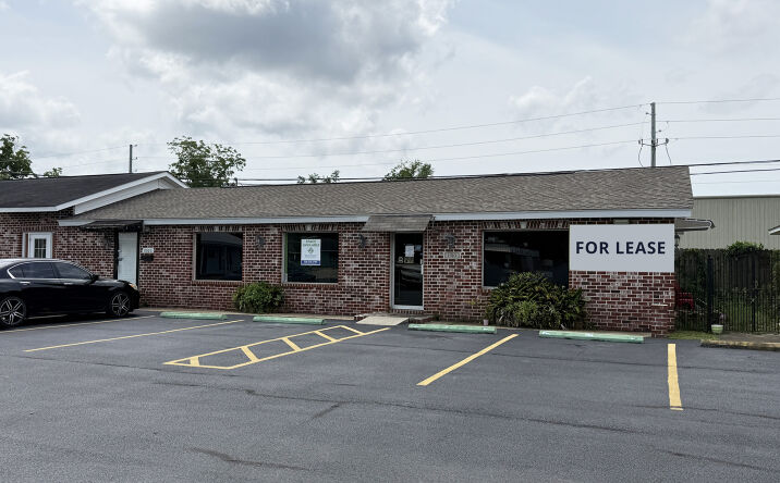 Pictures of Retail, Office property located at 1310 Bienville Boulevard, Ocean Springs, MS 39564 for lease - image #1