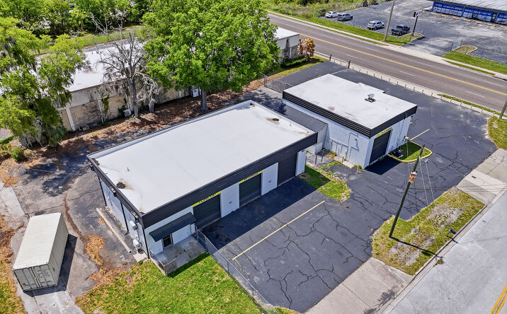 Pictures of Retail property located at 2290 Northeast 1st Boulevard, Gainesville, FL 32609 for lease - image #1
