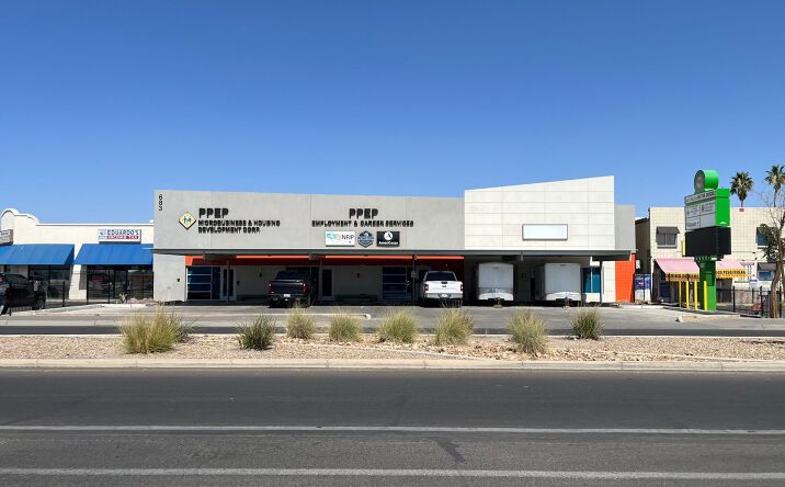 Pictures of Office property located at 683 N Main St, San Luis, AZ 85336 for lease - image #1