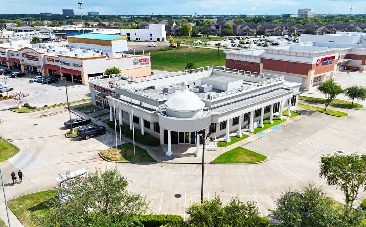 Pictures of Retail property located at 8201 W SAM HOUSTON PKWY S, HOUSTON, TX 77072-5009 for lease - image #1