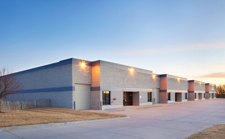 Pictures of Retail, Industrial property located at 9855 South 140th Street, Omaha, NE 68138 for lease - image #1