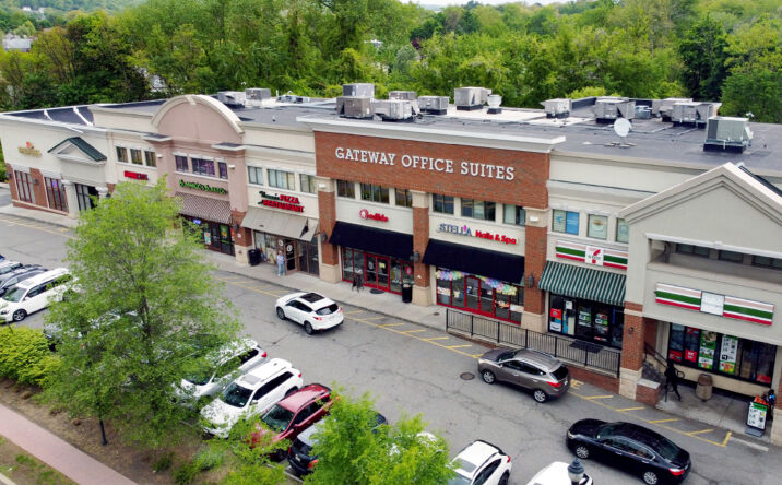 Pictures of Retail property located at 3 Franklin Turnpike, Mahwah, NJ 07430 for lease - image #1
