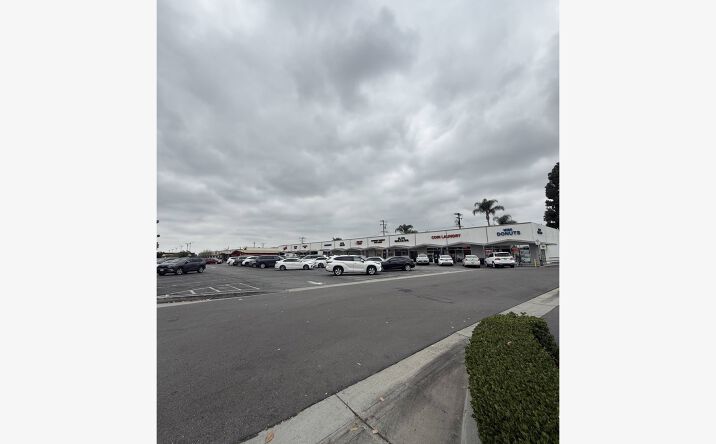 Pictures of Retail property located at 10303 Lakewood Boulevard, Downey, CA 90241 for lease - image #1